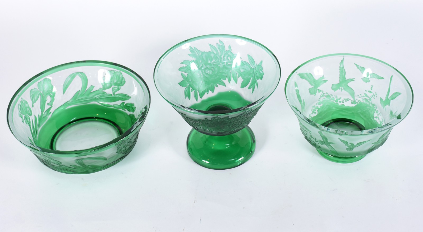 Conjunto com 3 bowls de cristal europeu acetinado doublé verde... - foto 2 de 3