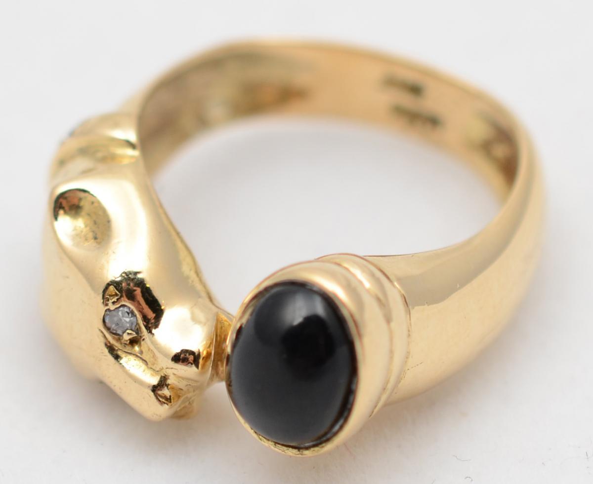 Anel moderno em ouro amarelo 18 k em forma de pantera com coleira e... - foto 2 de 2