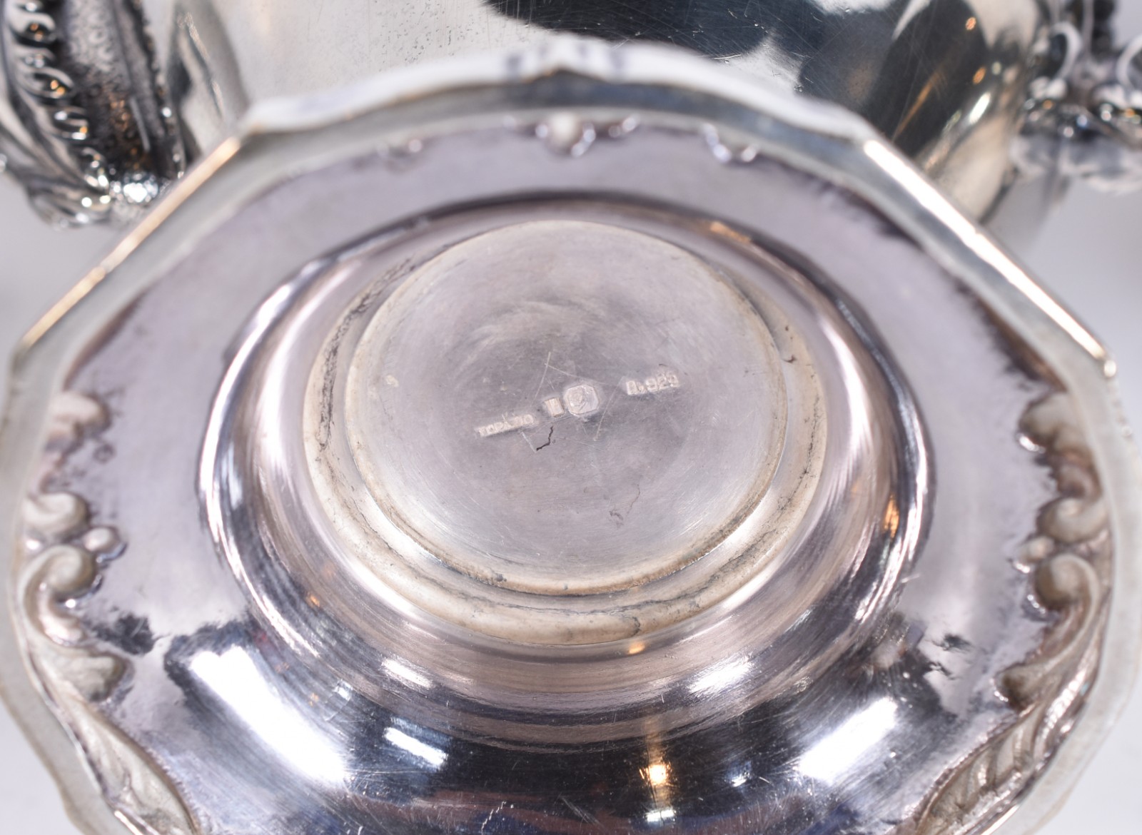 Três peças de prata portuguesa contraste Águia 925 mls, sendo: bule... - foto 5 de 6