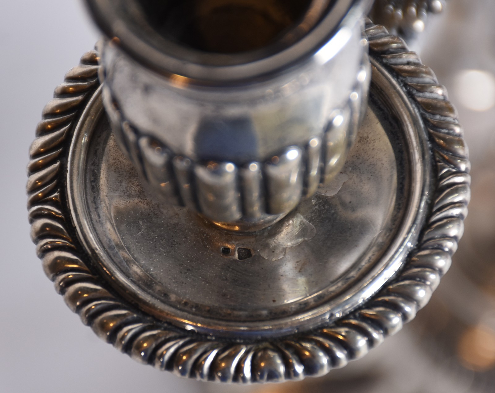 Par de belíssimos candelabros de prata portuguesa contraste Águia... - foto 7 de 9
