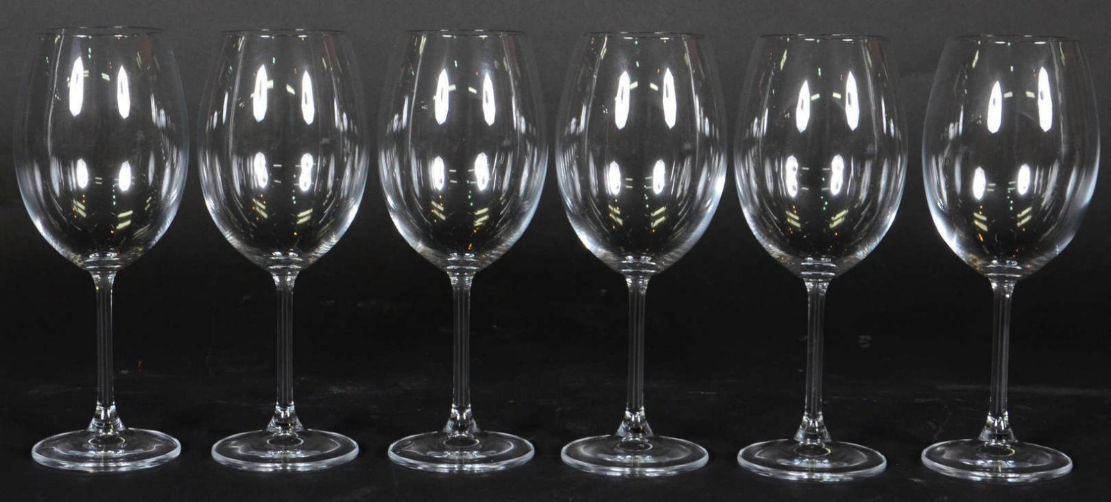 Seis taças de cristal para vinho, 580 ml. - foto 2 de 2