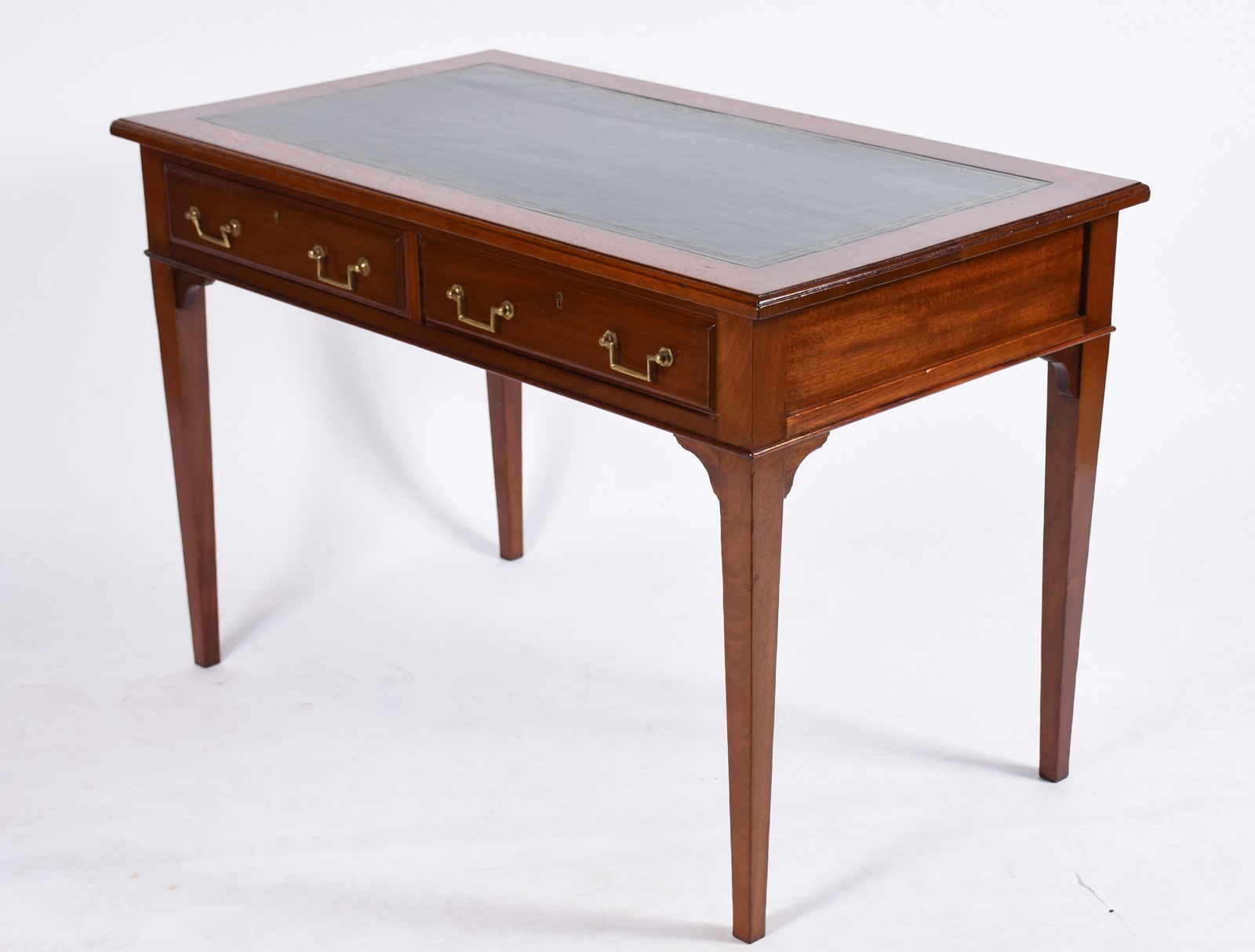 Mesa de escritório de madeira nobre, tampo de couro, duas gavetas... - foto 1 de 5