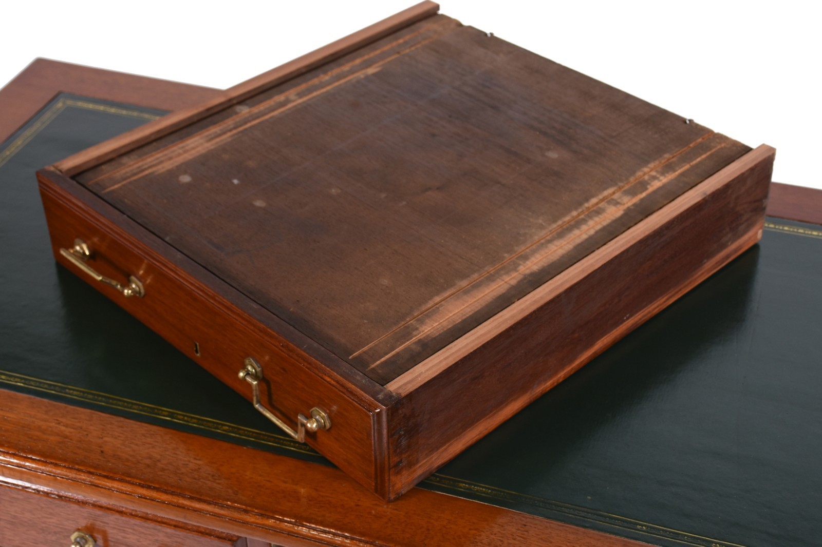 Mesa de escritório de madeira nobre, tampo de couro, duas gavetas... - foto 4 de 5