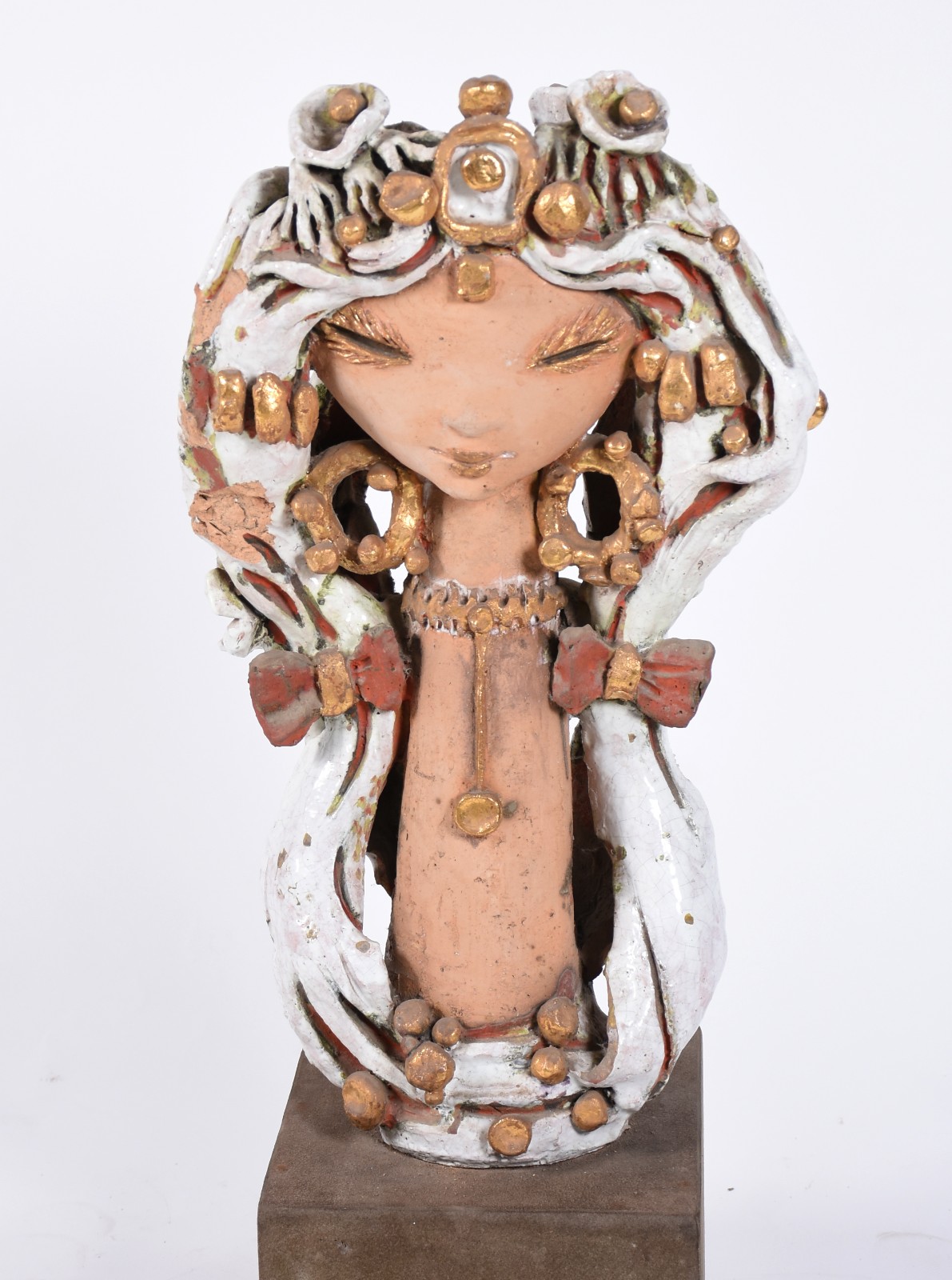 Estatueta representando Figura feminina de cerâmica vitrificada... - foto 1 de 4