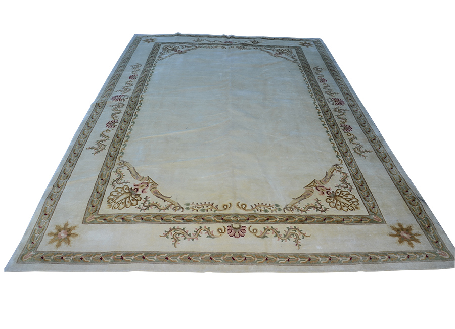 Tapete VERSAILLES medindo: 2,30 X 4,05 m