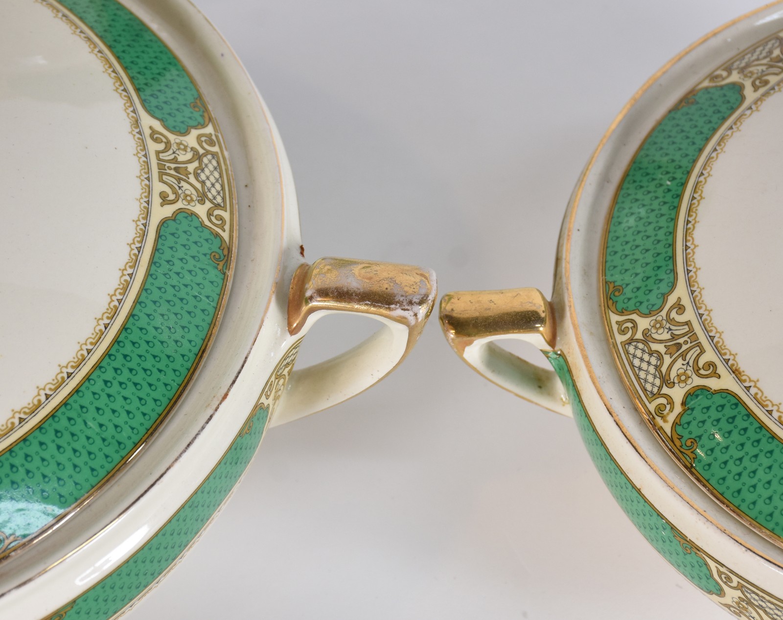 Aparelho de faiança inglesa Royal Crown, borda verde e detalhes... - foto 5 de 6