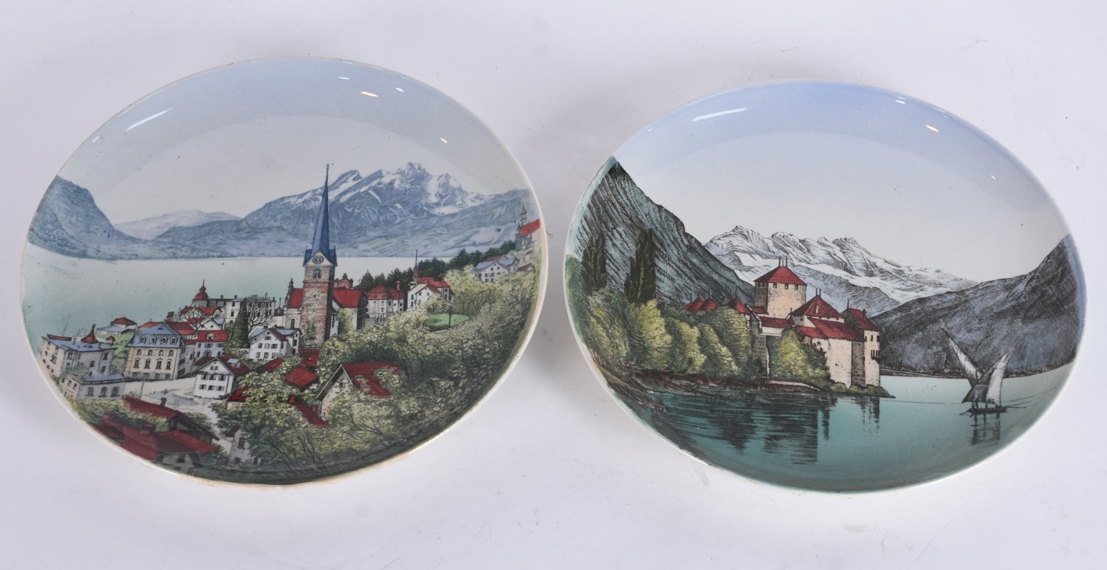 Par de medalhões de porcelana Villeroy&Boch decorado com castelos em... - foto 1 de 3