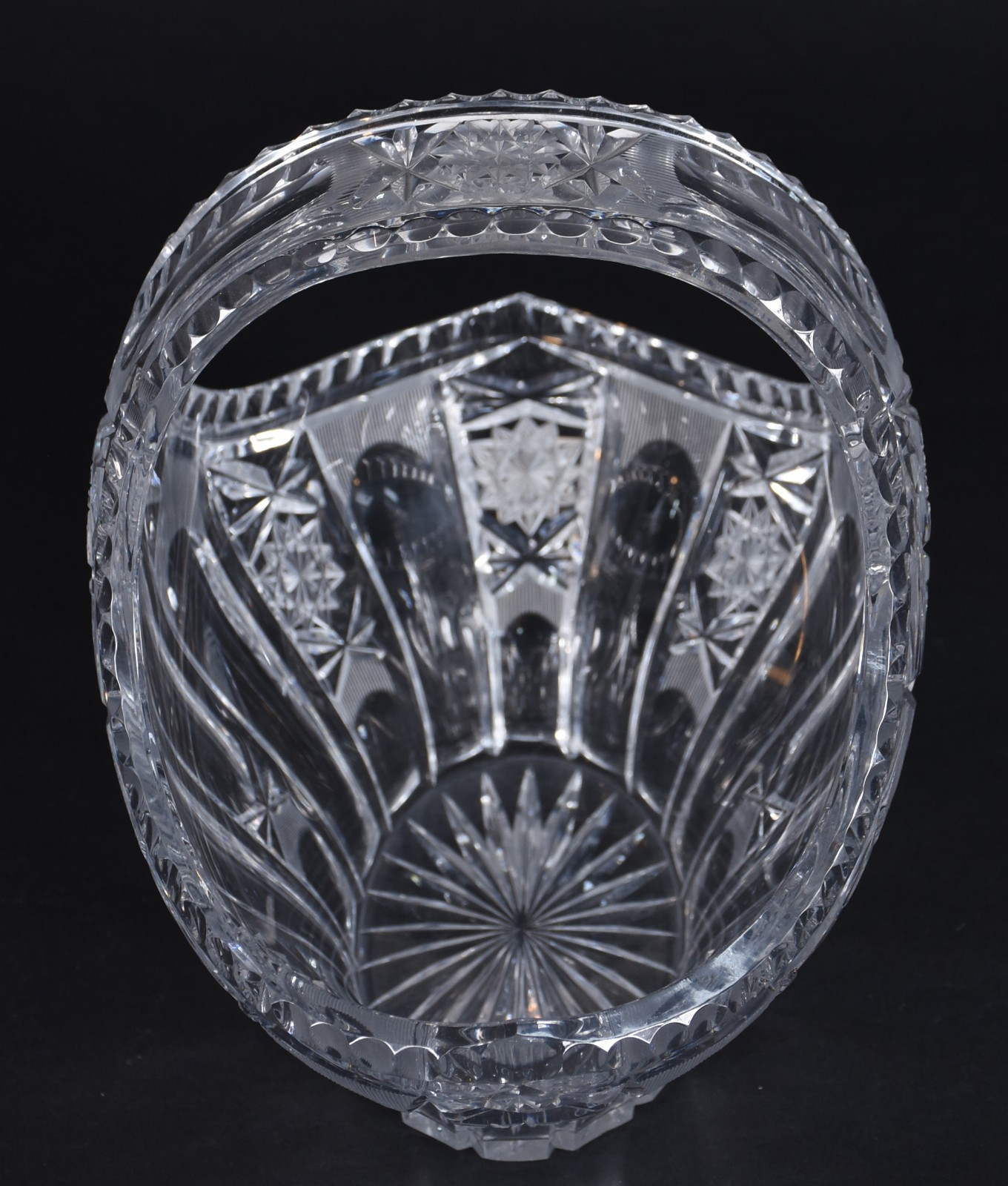 Cesta de cristal tcheco lapidado. - foto 3 de 4