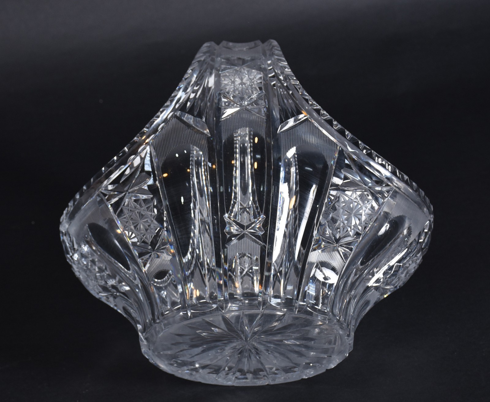 Cesta de cristal tcheco lapidado. - foto 4 de 4