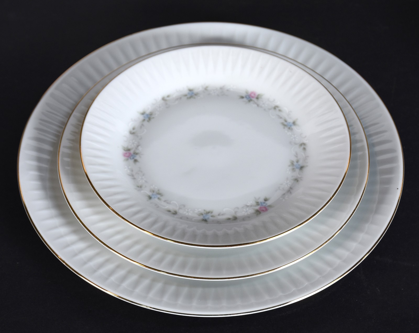 Serviço de jantar de porcelana TSUJI argentina composto de: 23 pratos... - foto 6 de 8