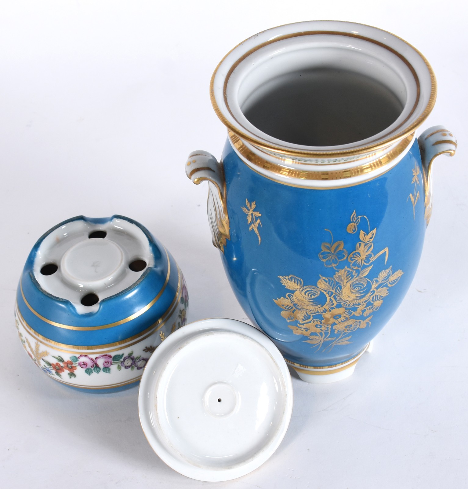 Samovar de porcelana azul turquesa com flores em policromia e frisos... - foto 5 de 8