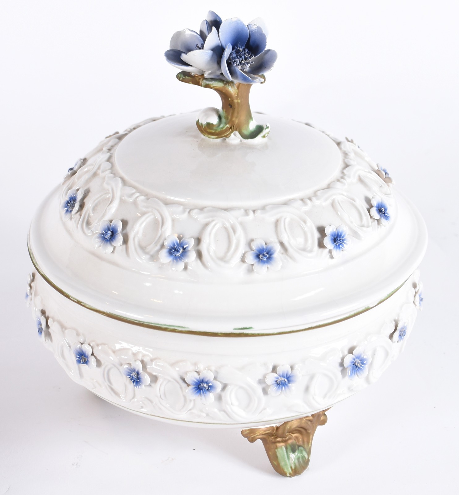 Sopeira de porcelana italiana na cor branca decorada com flores azuis... - foto 3 de 7
