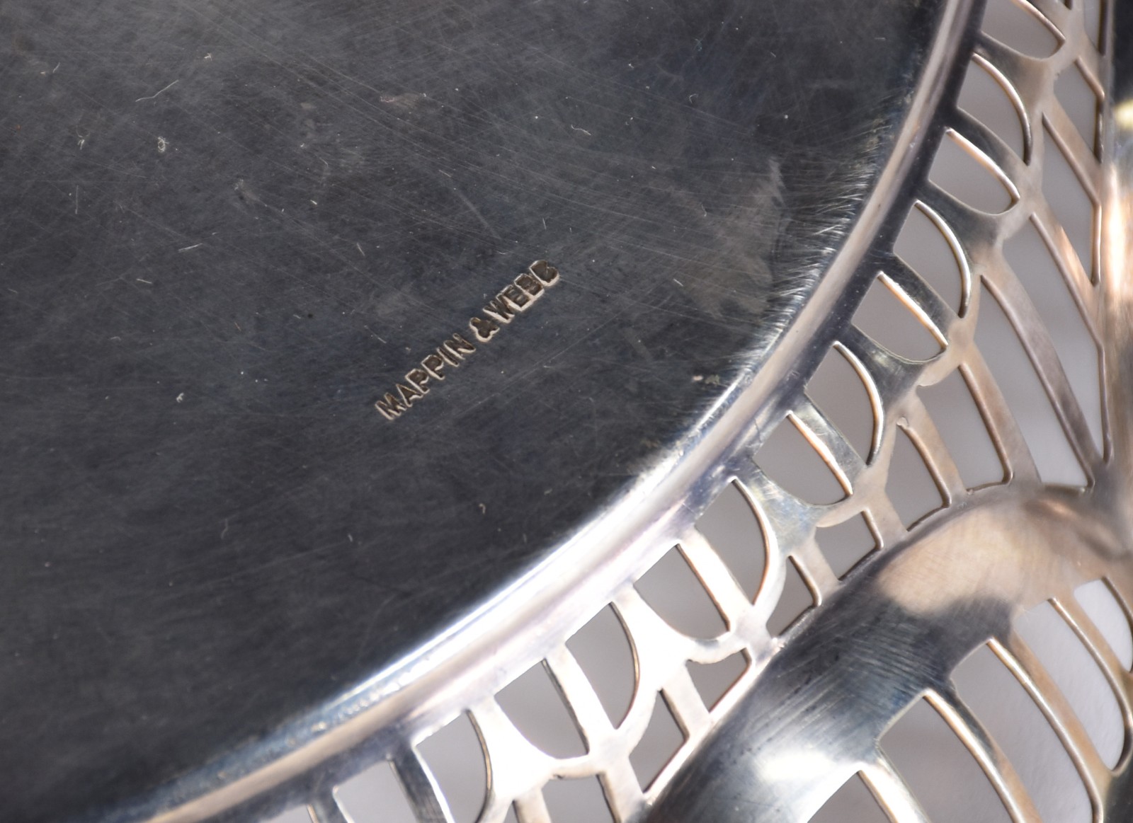 Par de elegantes cestas de metal prateado ingles Mappin & Webb... - foto 5 de 5