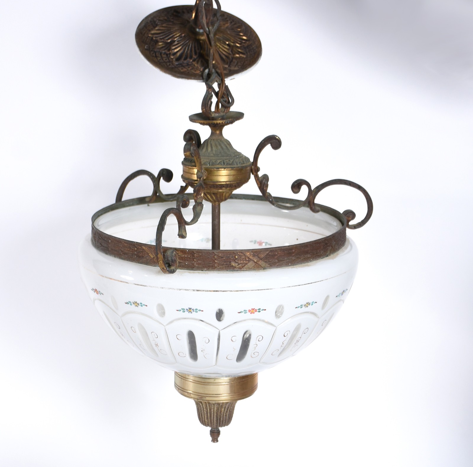 Luminária de cristal overlay branco com pequenas flores em... - foto 1 de 2