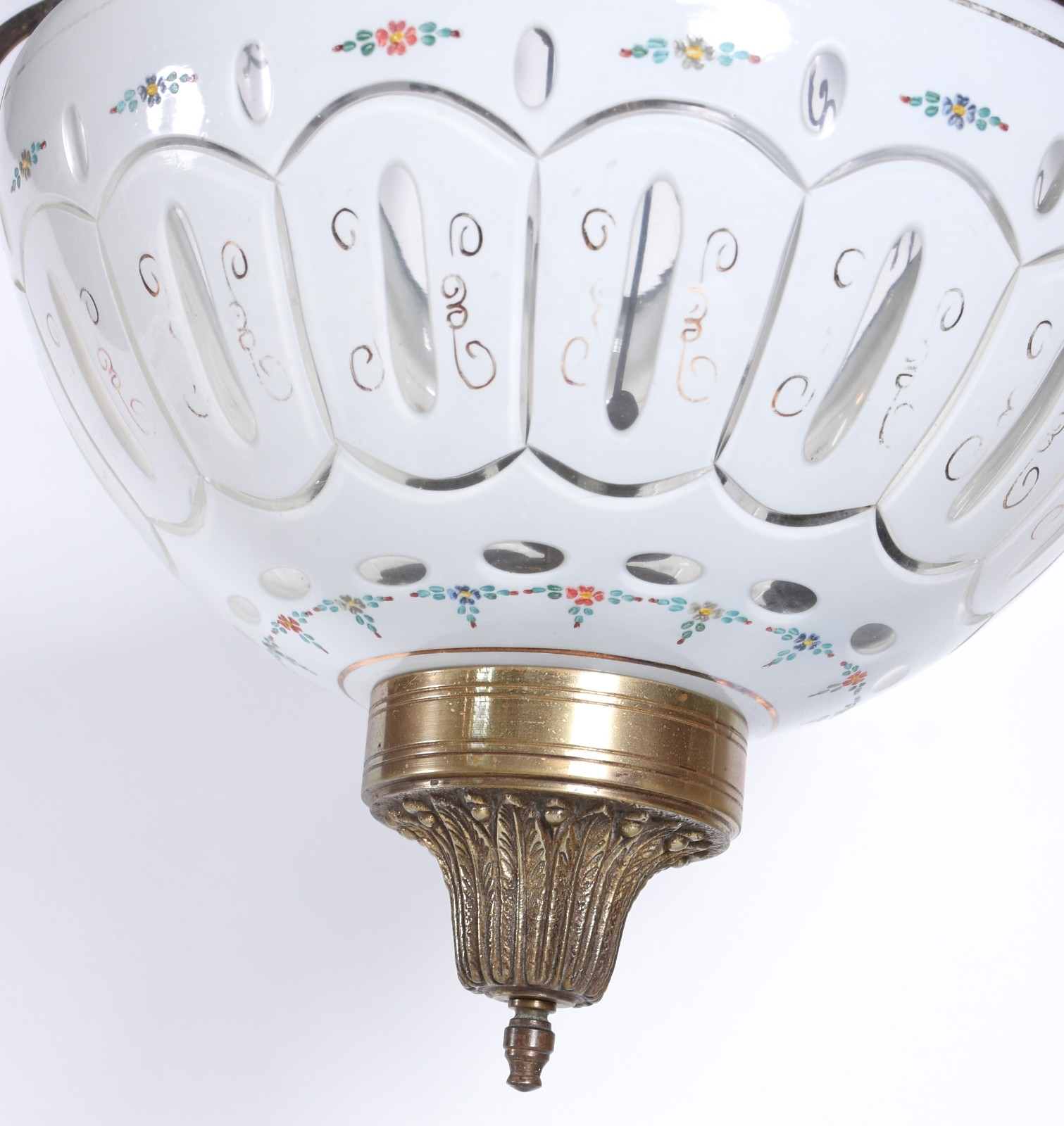 Luminária de cristal overlay branco com pequenas flores em... - foto 2 de 2