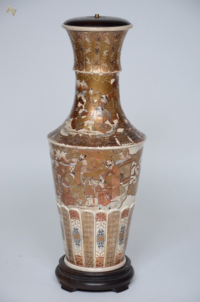 Vaso de faiança japonesa Satzuma Imperial com rico trabalho em... - foto 1 de 2