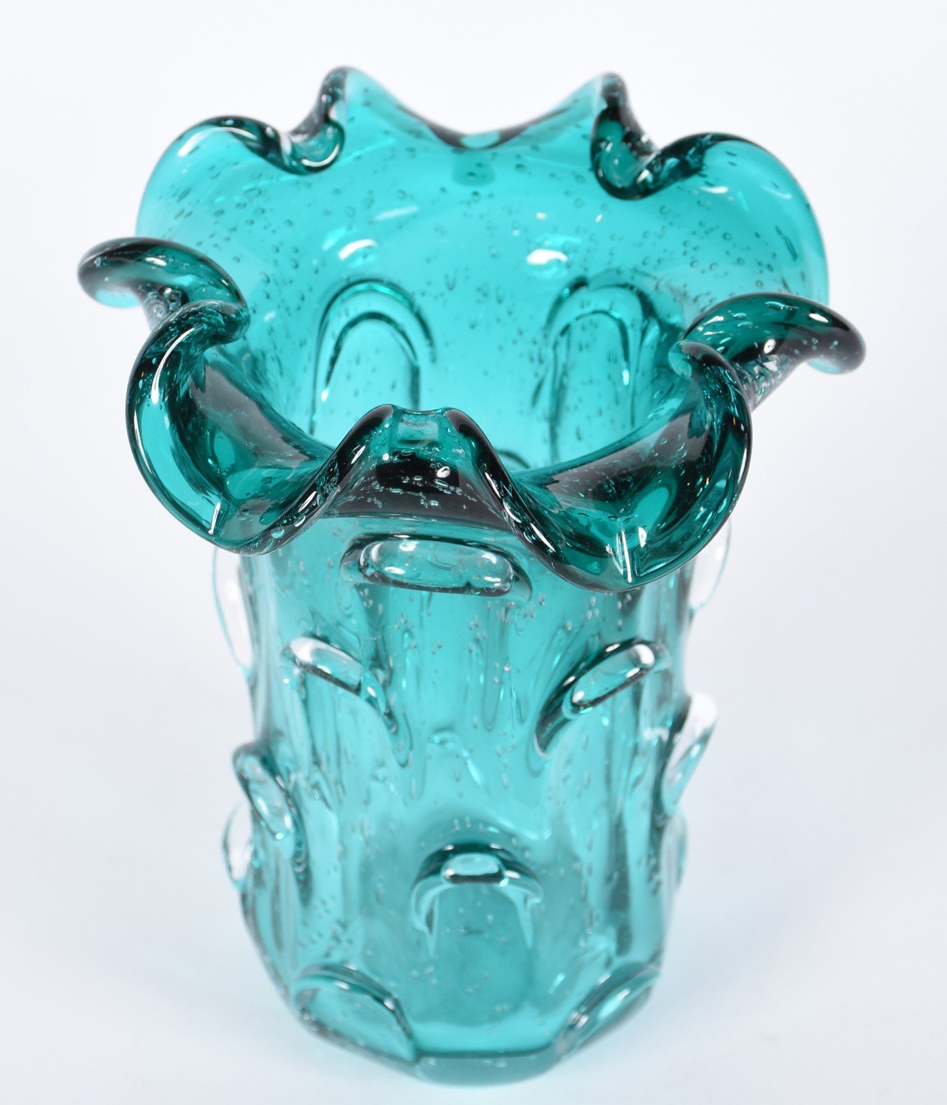 Vaso de vidro decorativo na cor azul decorado com relevos e bolhas... - foto 2 de 3