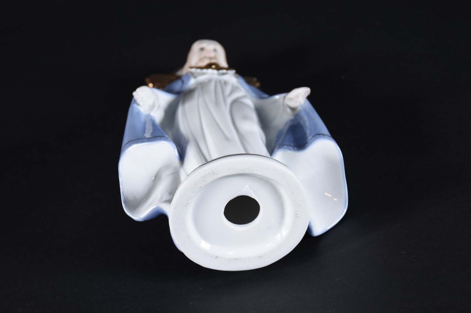 Estatueta de porcelana representando sagrado coração de Jesus. - foto 4 de 4