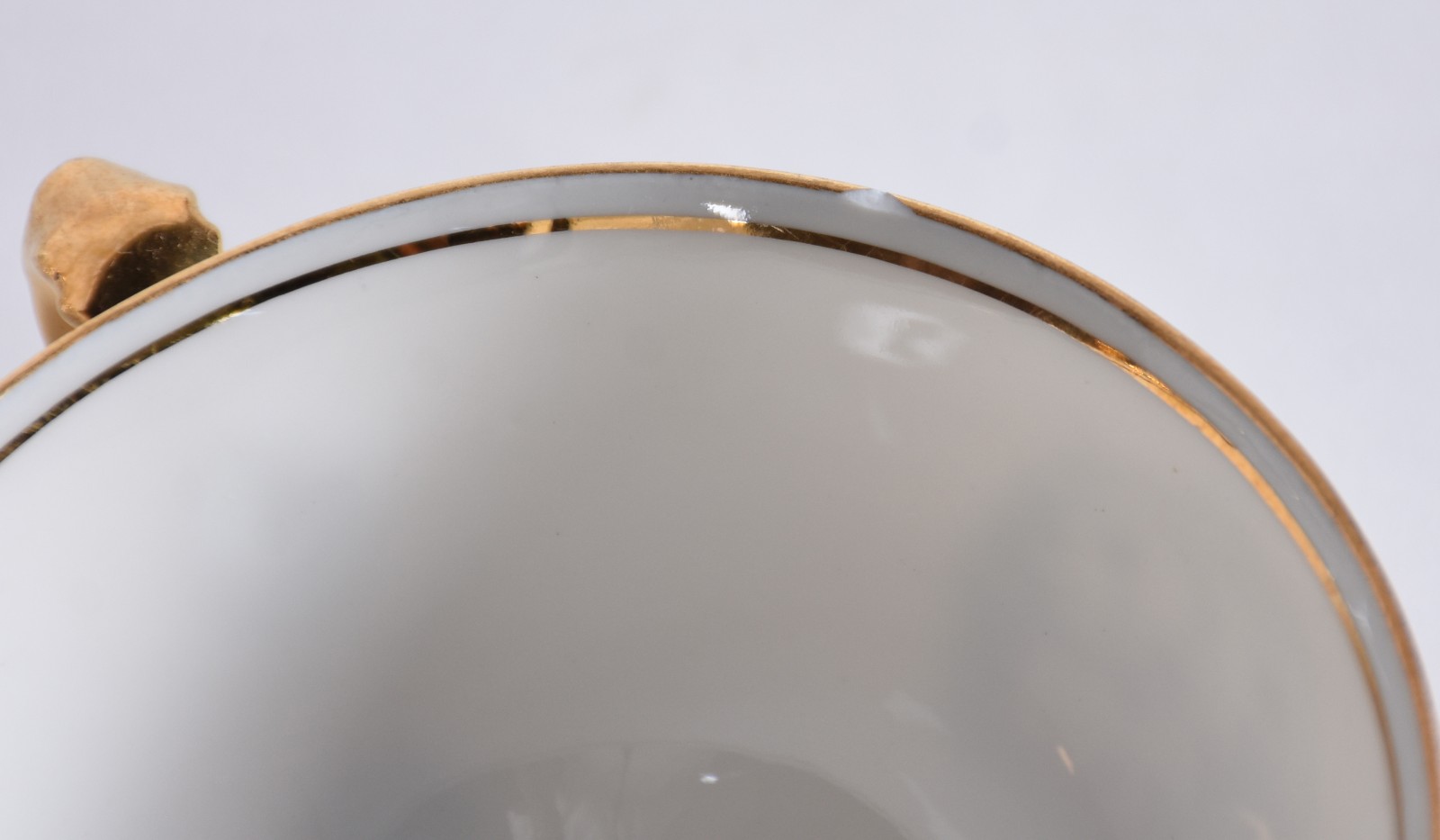 Serviço para chá e café de porcelana Real na cor branca, decorada com... - foto 6 de 6