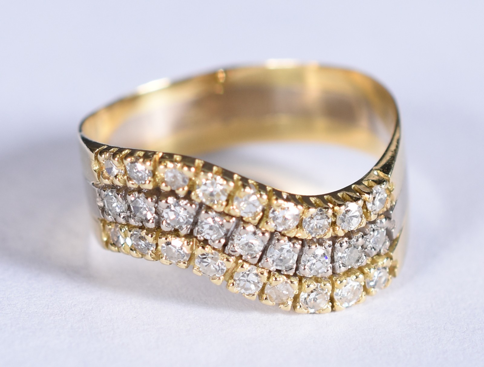 Anel de ouro 18 k, contraste 750 com 27 brilhantes, aro 22 (Por... - foto 1 de 4