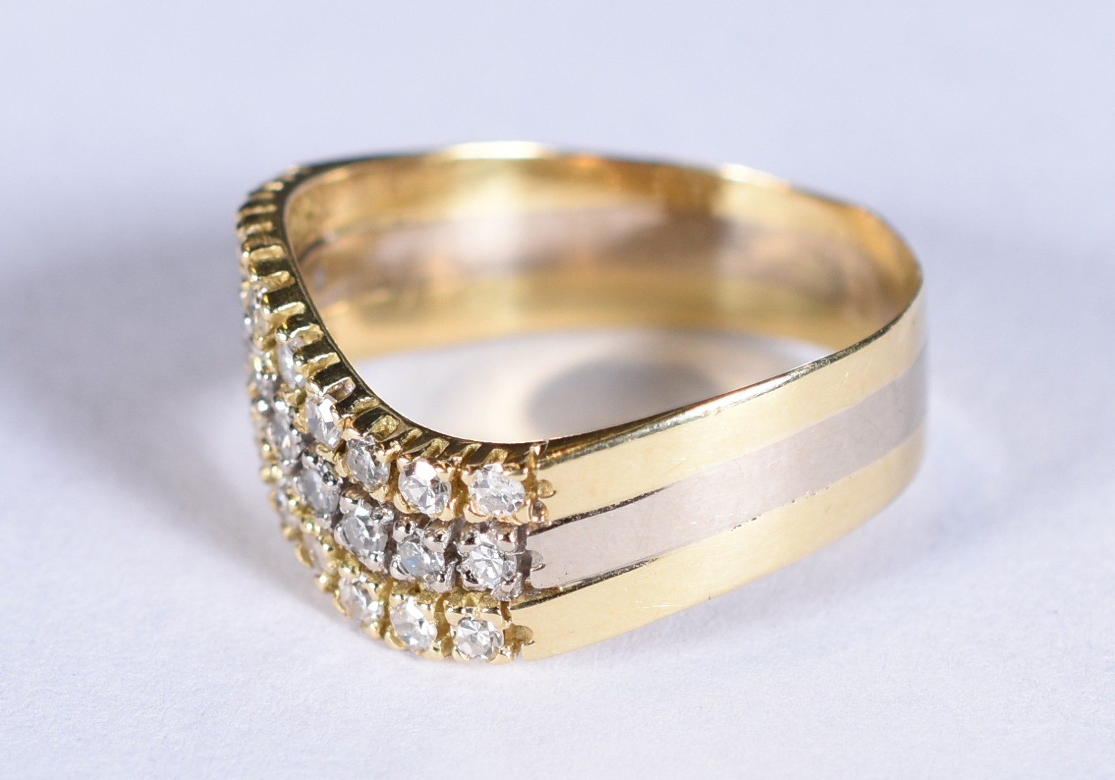 Anel de ouro 18 k, contraste 750 com 27 brilhantes, aro 22 (Por... - foto 2 de 4