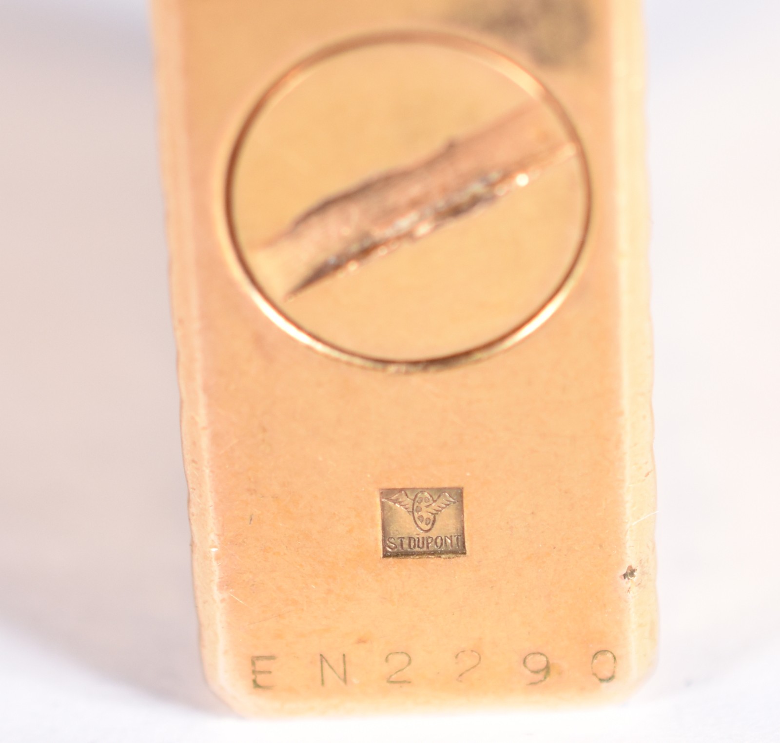 Isqueiro Dupont Francês em plaque d'or, guilhochado perfeito. - foto 4 de 4