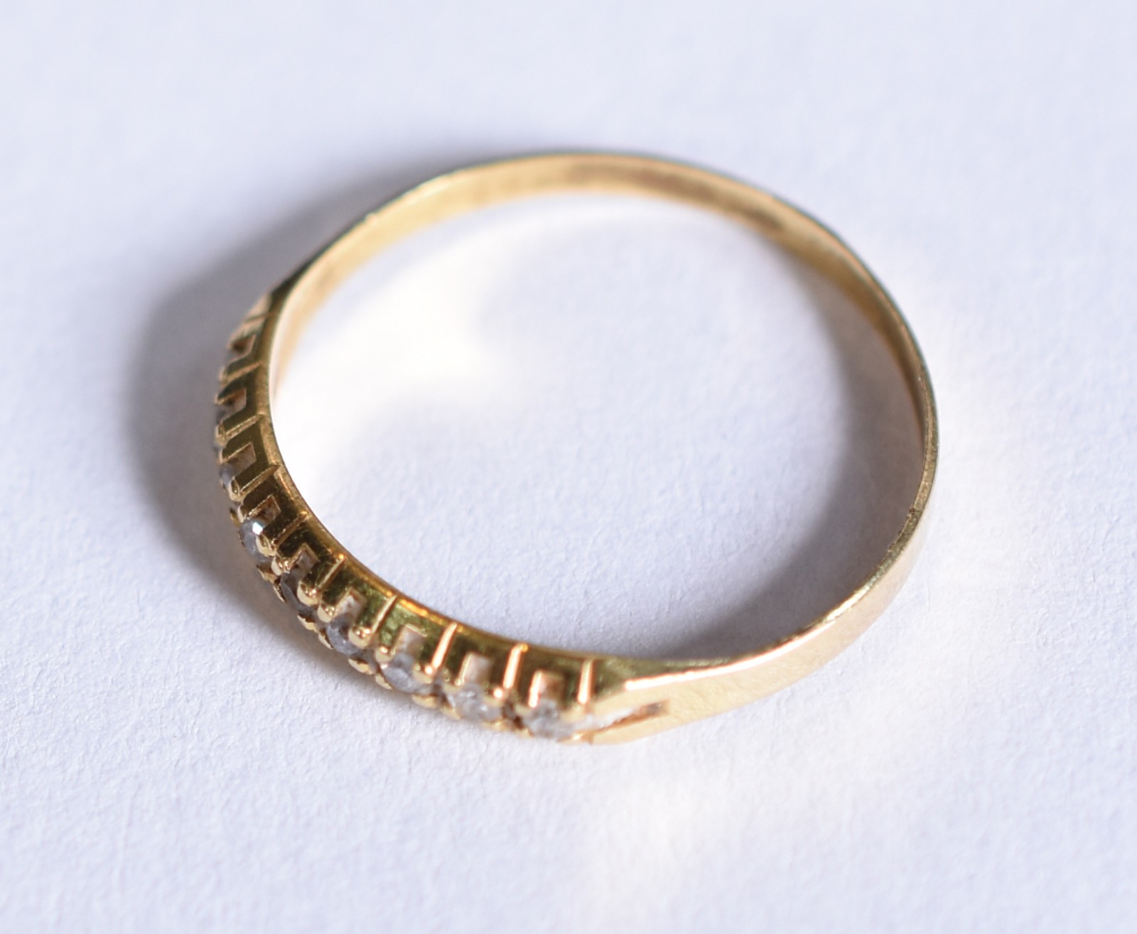 Anel de ouro 18k, contraste 750 cravejado com brilhantes, aro 14 (Por... - foto 3 de 4