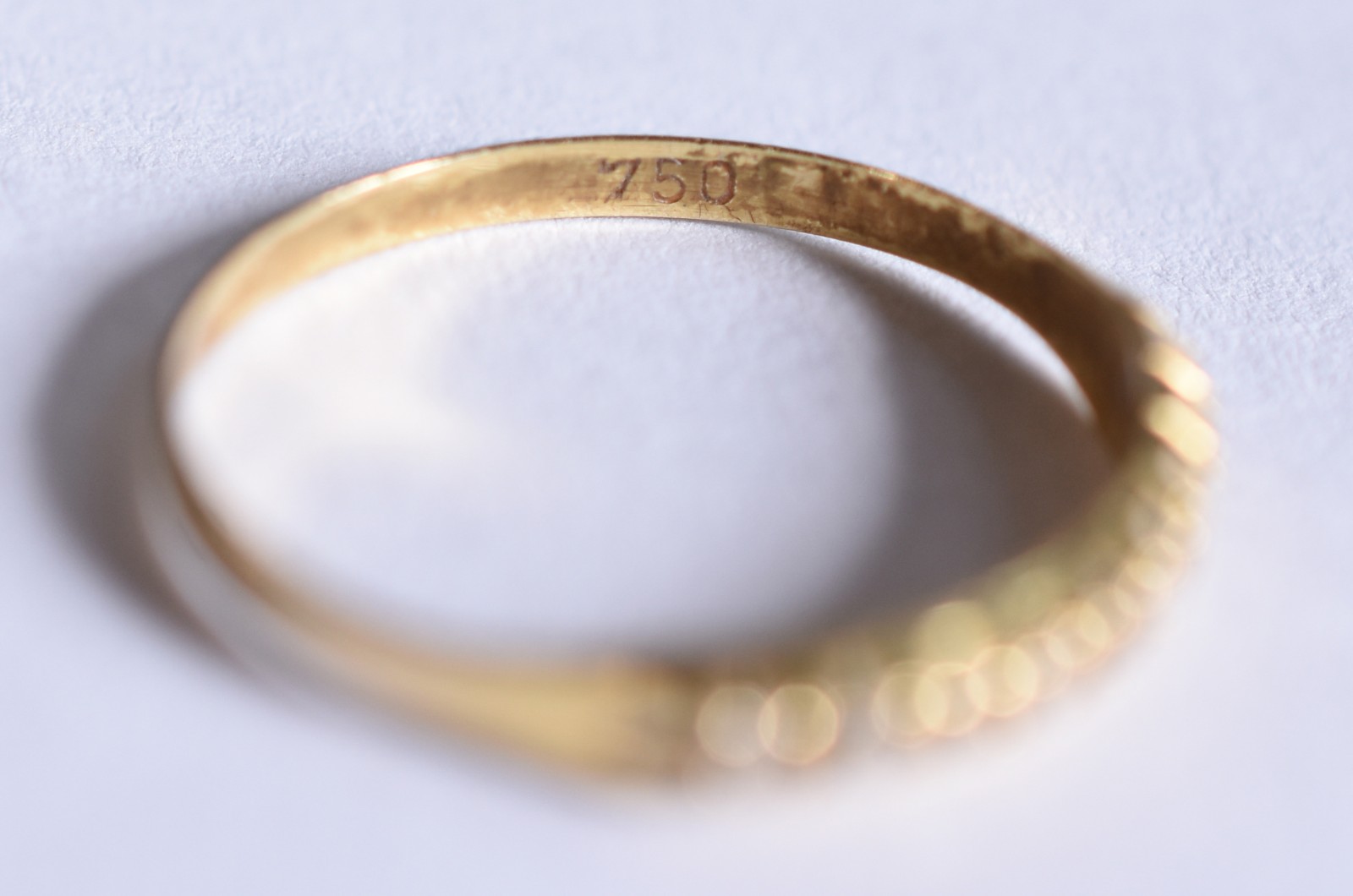 Anel de ouro 18k, contraste 750 cravejado com brilhantes, aro 14 (Por... - foto 4 de 4