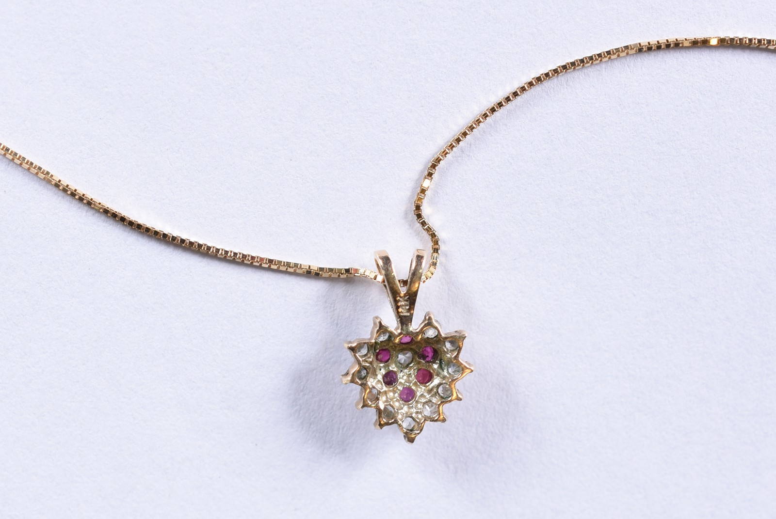 Colar de ouro 18k, contraste 750, pingente com brilhantes (Por... - foto 4 de 5