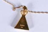 Lisht (1997),  - Colar de ouro 18k, contraste 750, pingente com Nossa Senhora aparecida com safiras azuis e brilhantes  (Por motivos de segurança a peça não se encontr