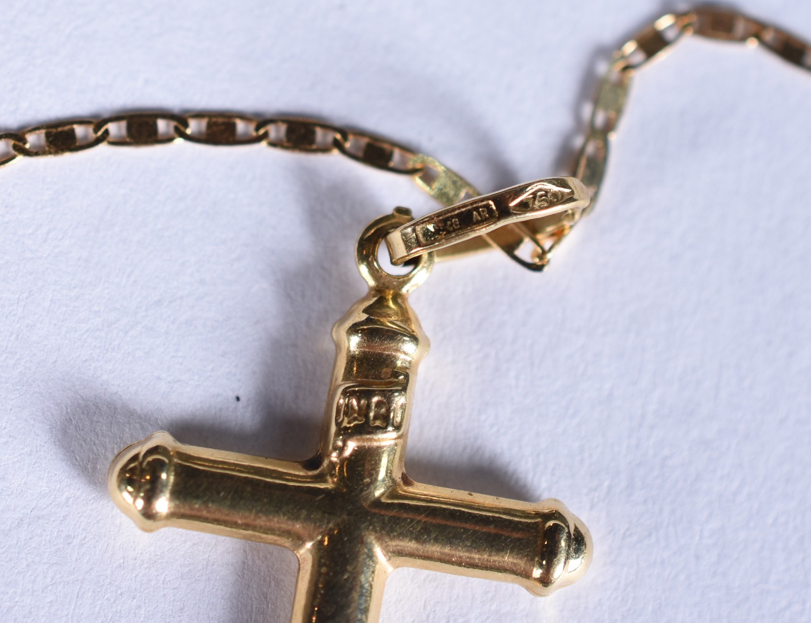 Colar de ouro 18 k, contraste 750 com crucifixo (Por motivos de... - foto 4 de 5