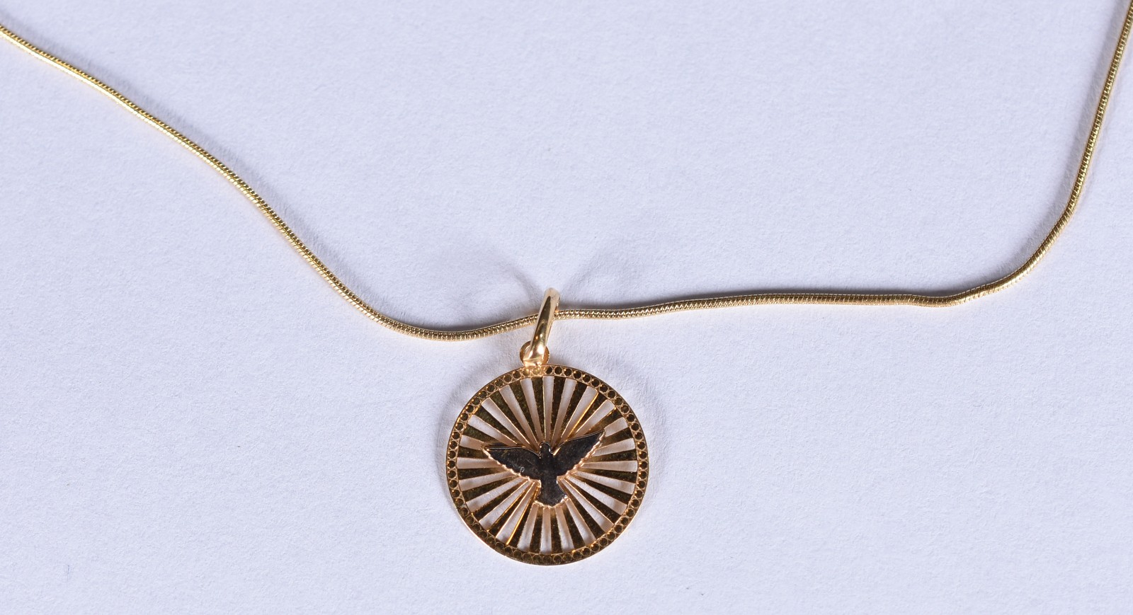 Colar de ouro 18 k, contraste 750 com pingente feitio pomba (Por... - foto 1 de 5