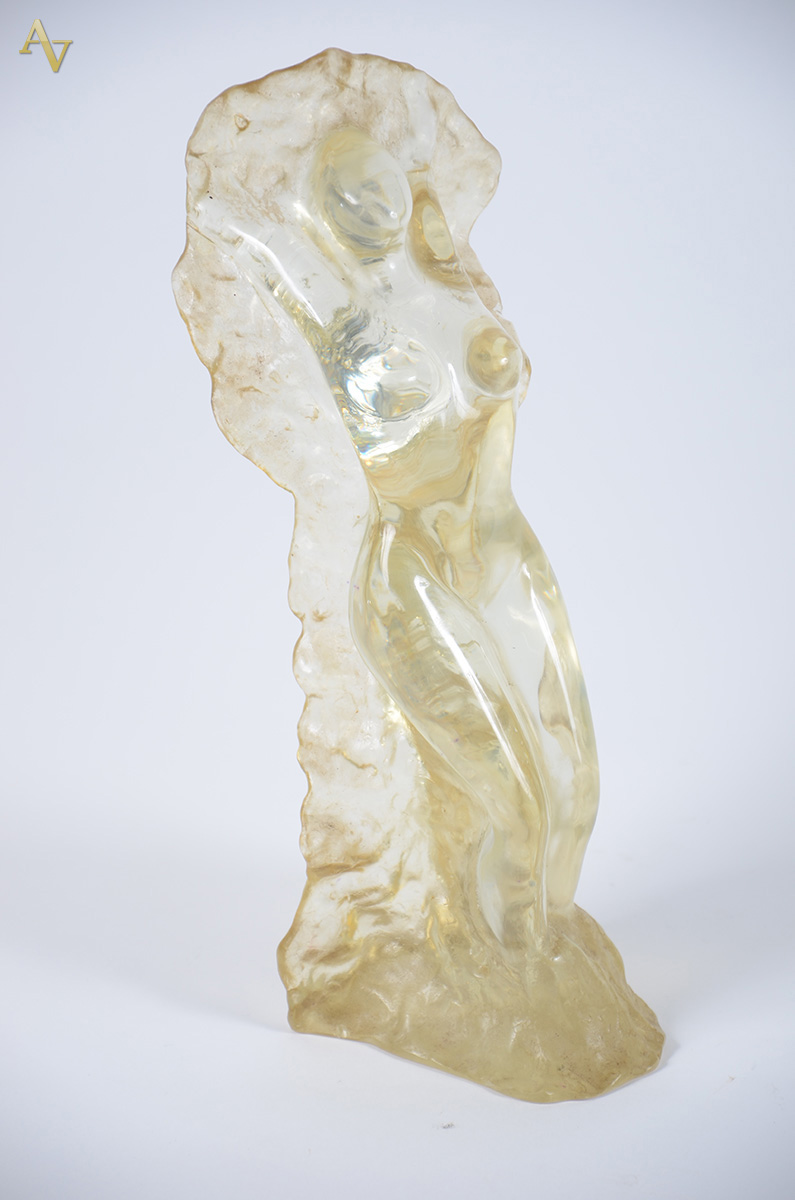RITA MIRANDA - Escultura em resina representando Mulher nua . Alt. 31... - foto 1 de 2