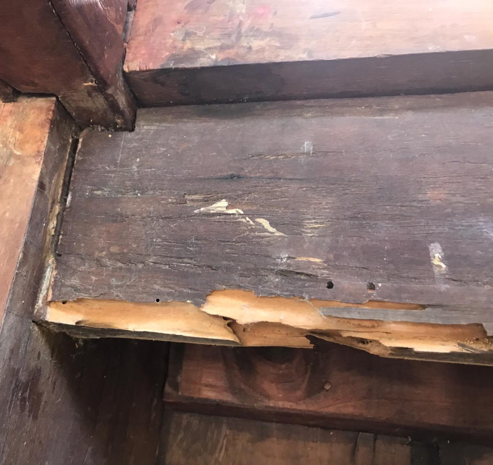 Mesa rústica de madeira nobre, tampo retangular com quinas... - foto 10 de 11