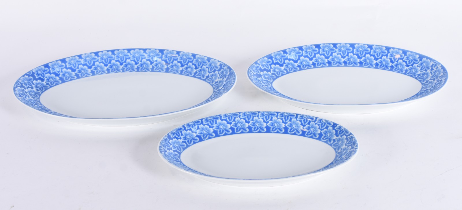 Aparelho de jantar de porcelana Steatita Paraná composto de: 12... - foto 3 de 5