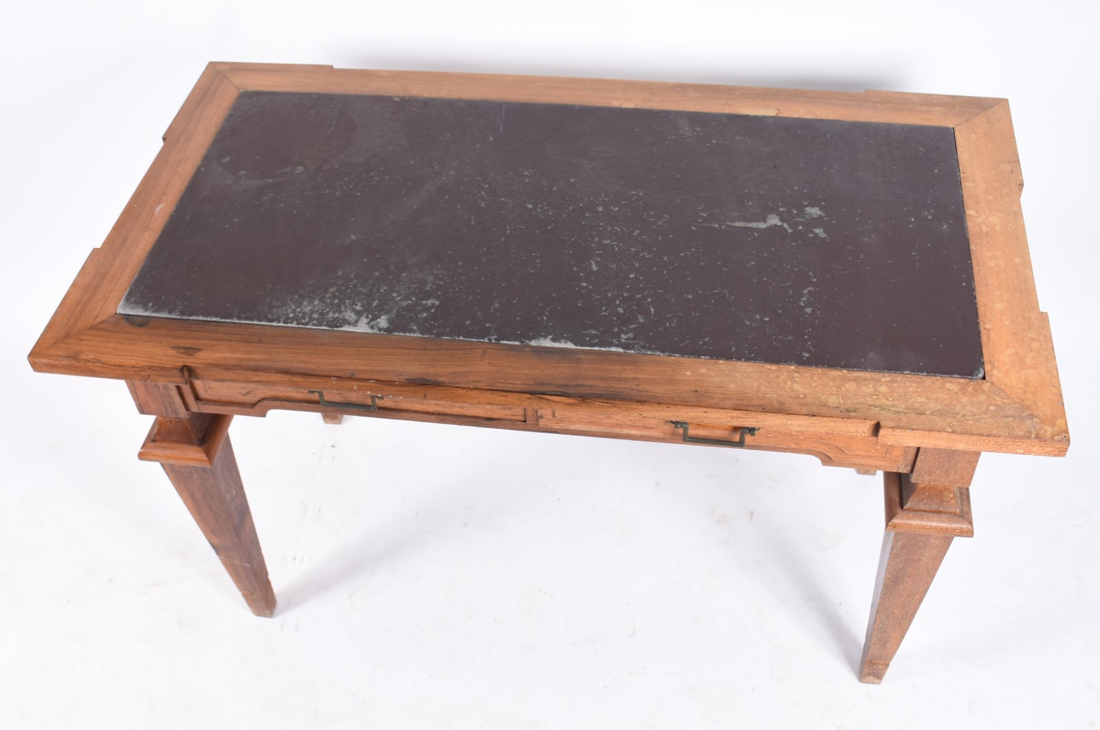 Mesa de escritório de madeira nobre com 2 gavetas e tampo de couro no... - foto 3 de 8