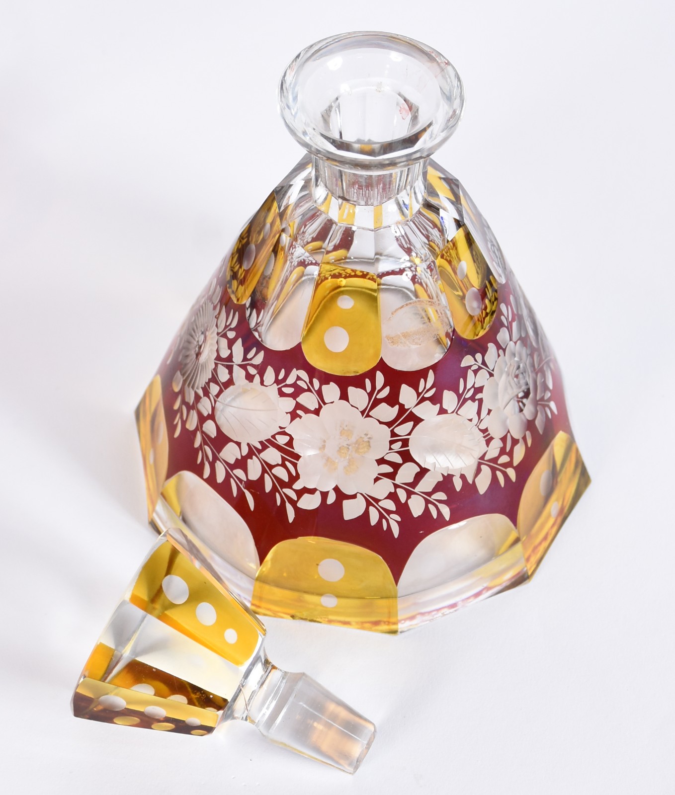 Conjunto de licoreira e 6 cálices de cristal facetado na cor âmbar e... - foto 3 de 5