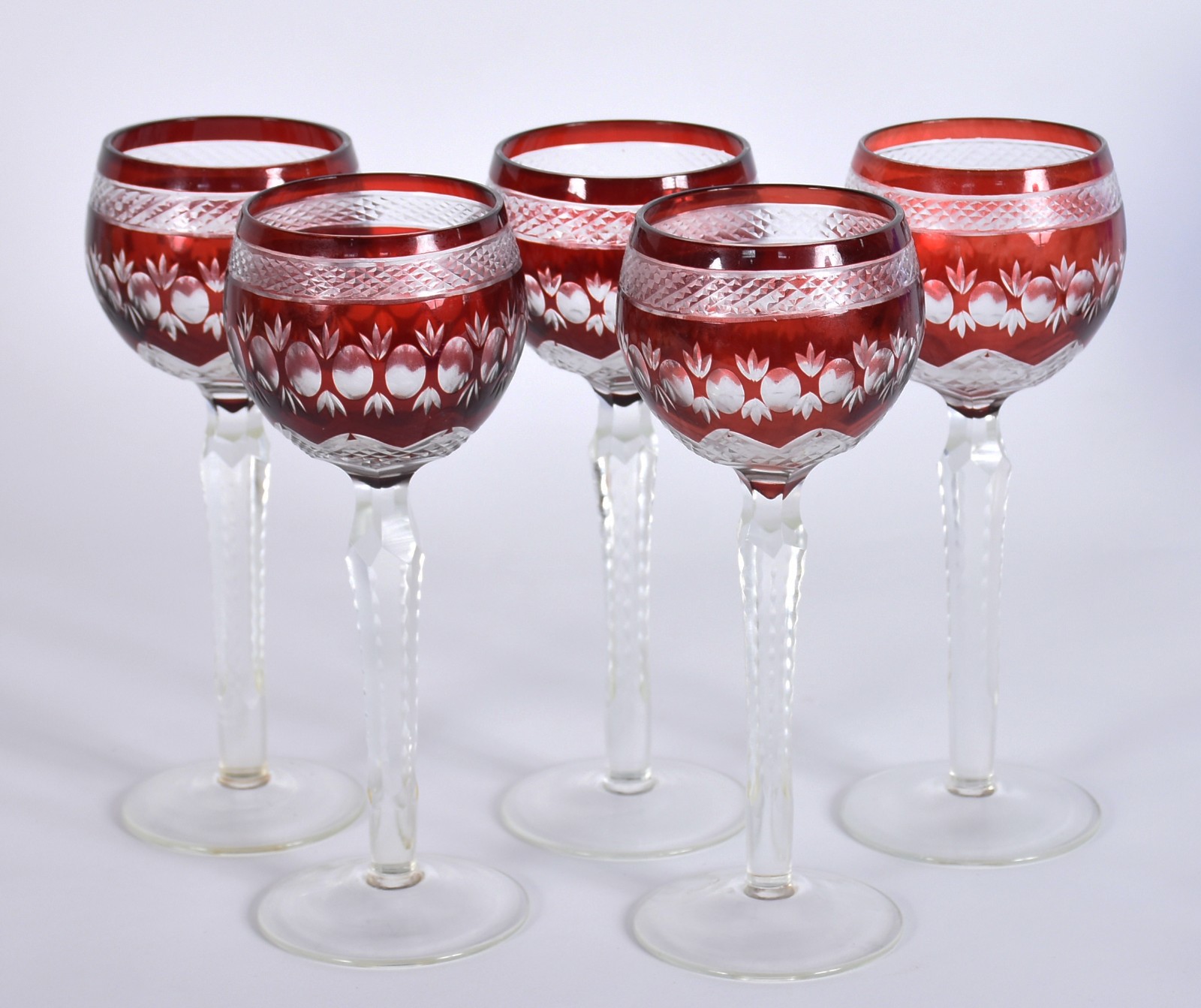 Cinco cálices para vinho de cristal doublé rubi lapidado, pés... - foto 1 de 4