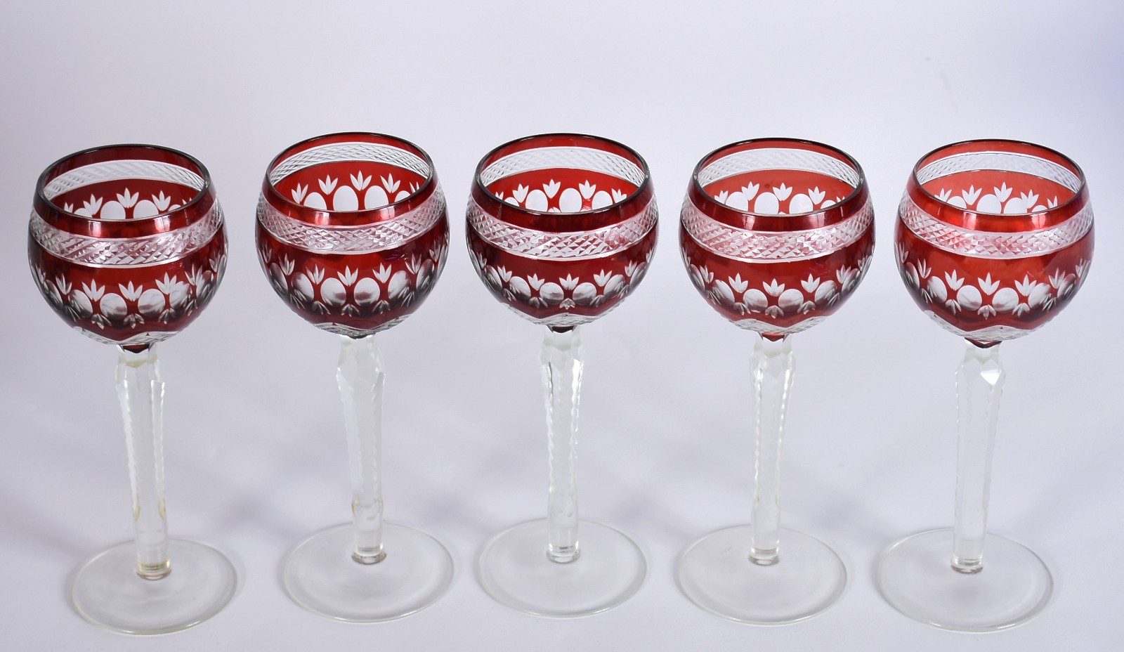 Cinco cálices para vinho de cristal doublé rubi lapidado, pés... - foto 3 de 4