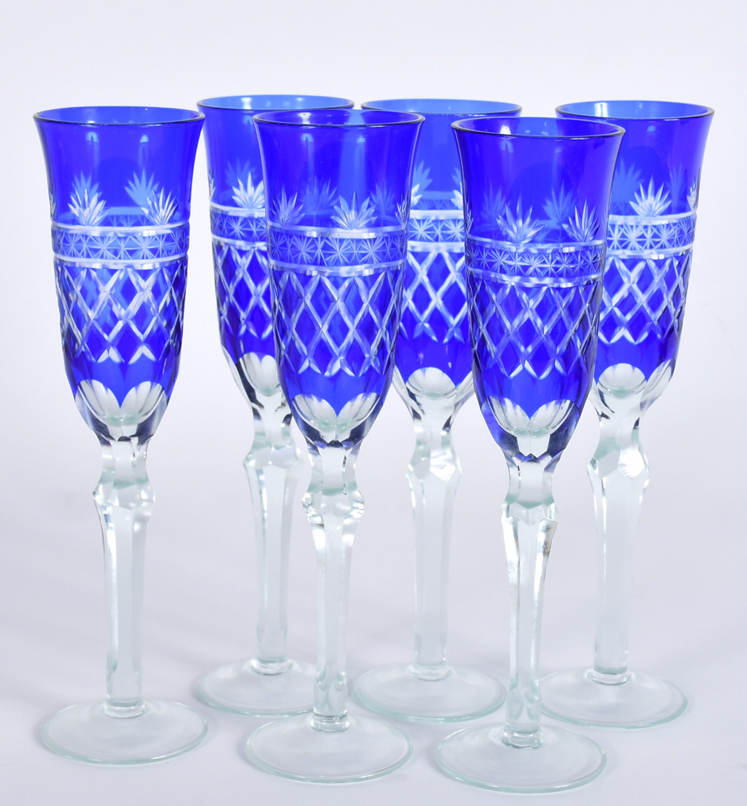 Seis flutes para champagne de vidro lapidado doublé azul. - foto 1 de 3