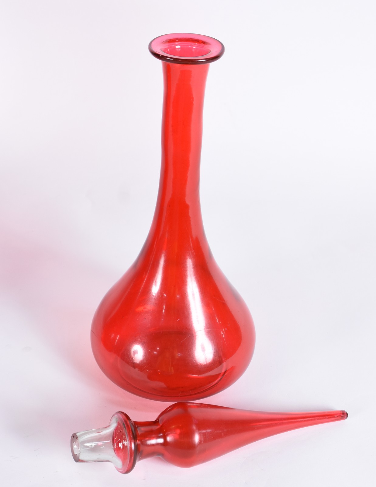 Duas peças de vidro vermelho (garrafa descascando). - foto 3 de 5