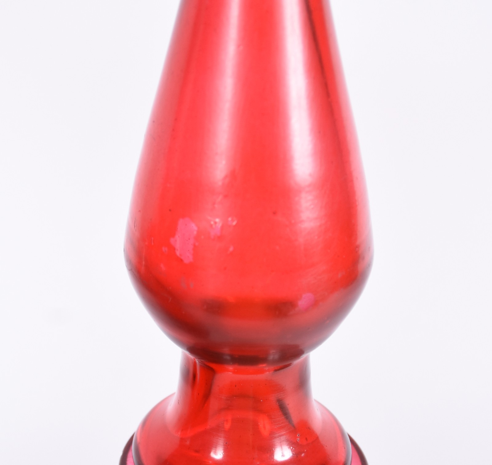 Duas peças de vidro vermelho (garrafa descascando). - foto 5 de 5