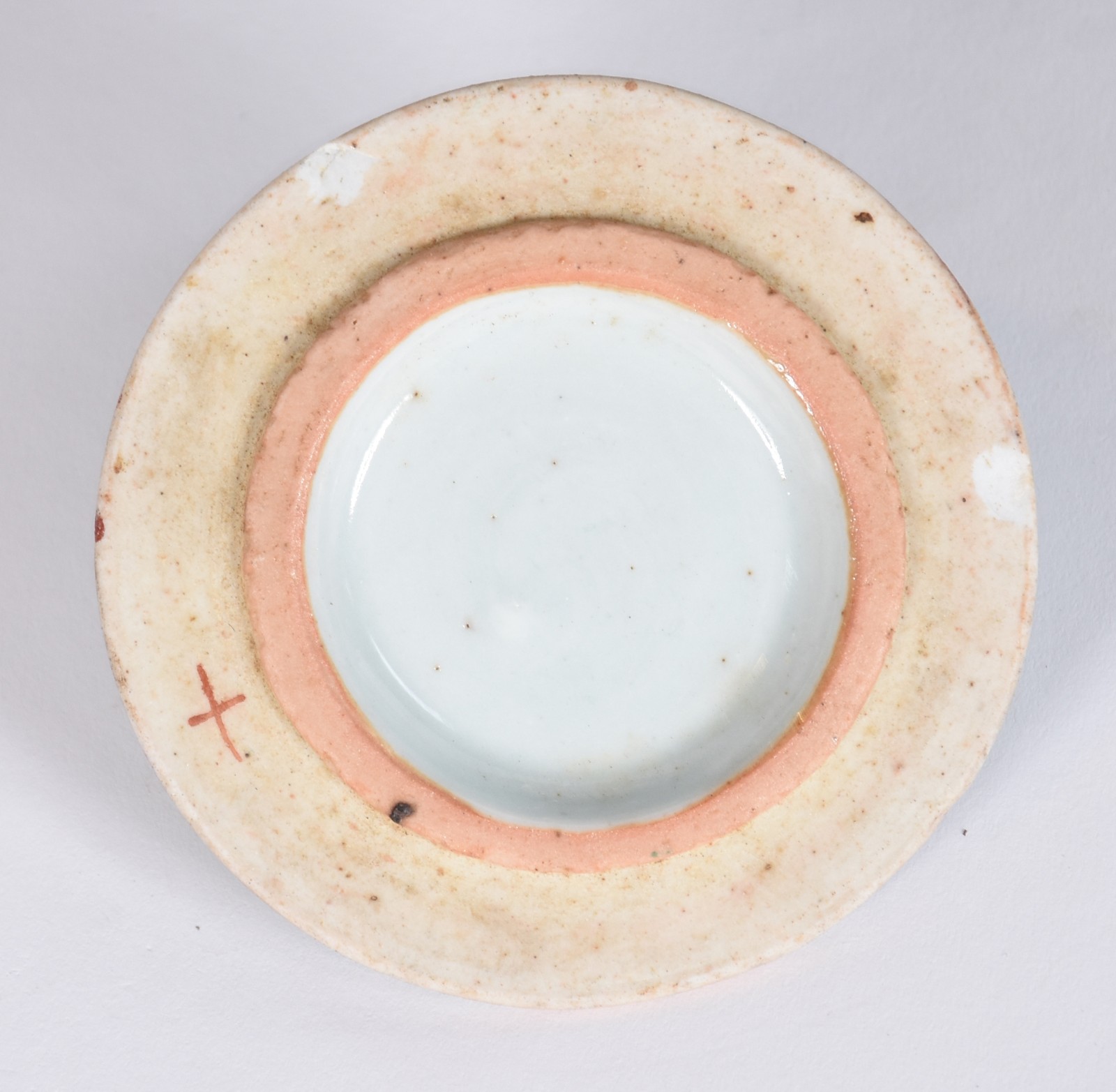 Duas peças, sendo: potiche de porcelana oriental, tampa lascada e... - foto 6 de 9