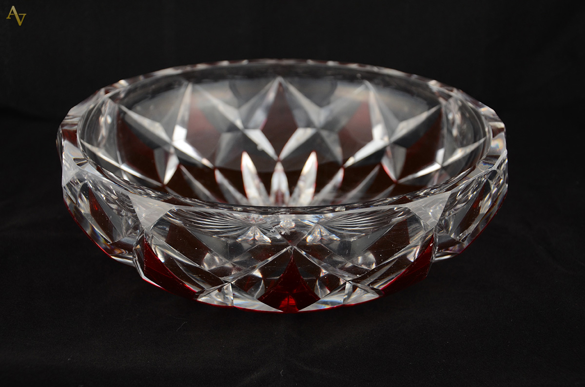 Centro de mesa em cristal francês doublé rubi, possivelmente...