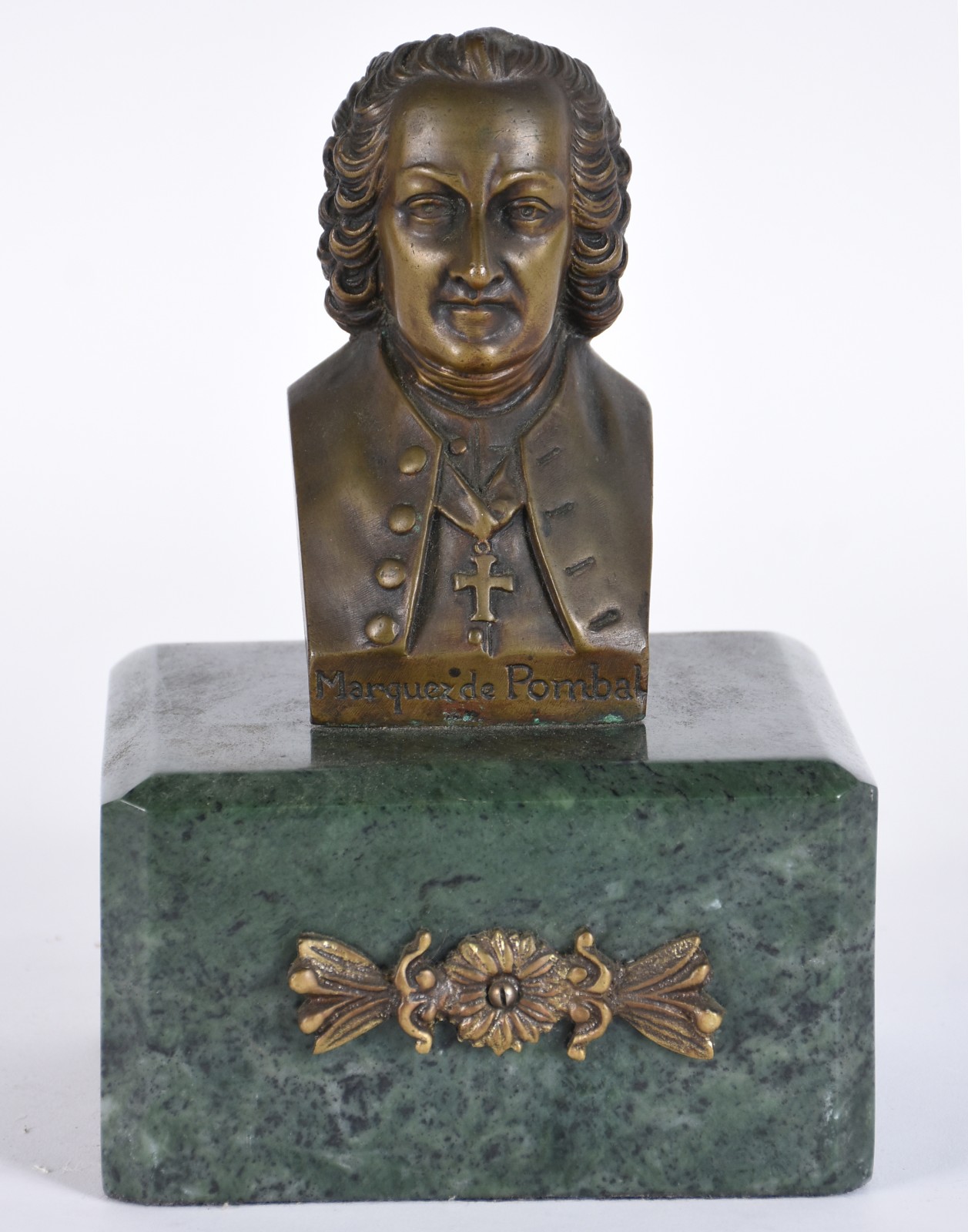 Escultura de bronze dourado representando Marquês de Pombal, base de... - foto 1 de 5