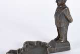 NASSARÁ,  - Escultura de bronze representando Getúlio Vargas.