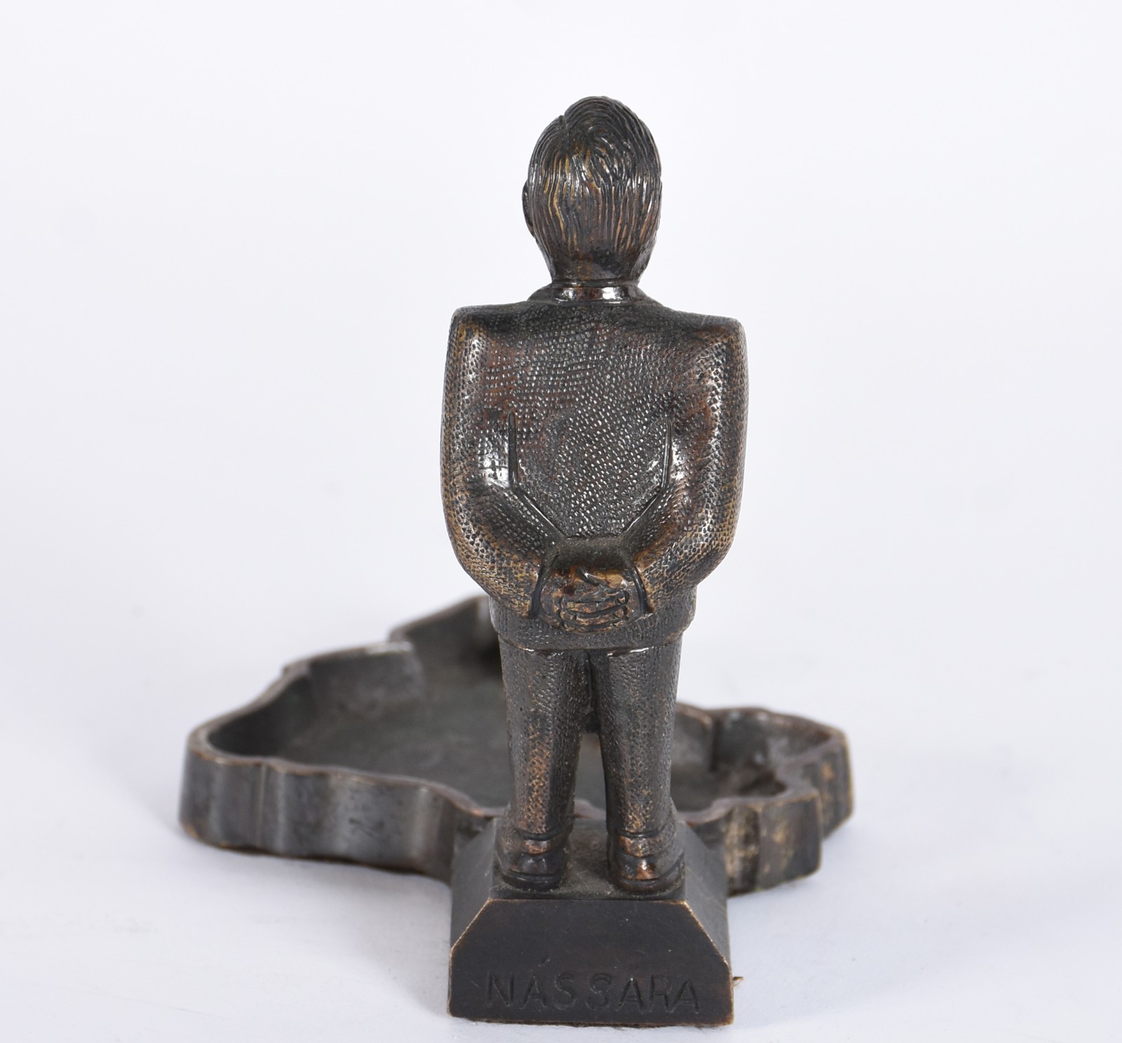 Escultura de bronze representando Getúlio Vargas. - foto 4 de 6