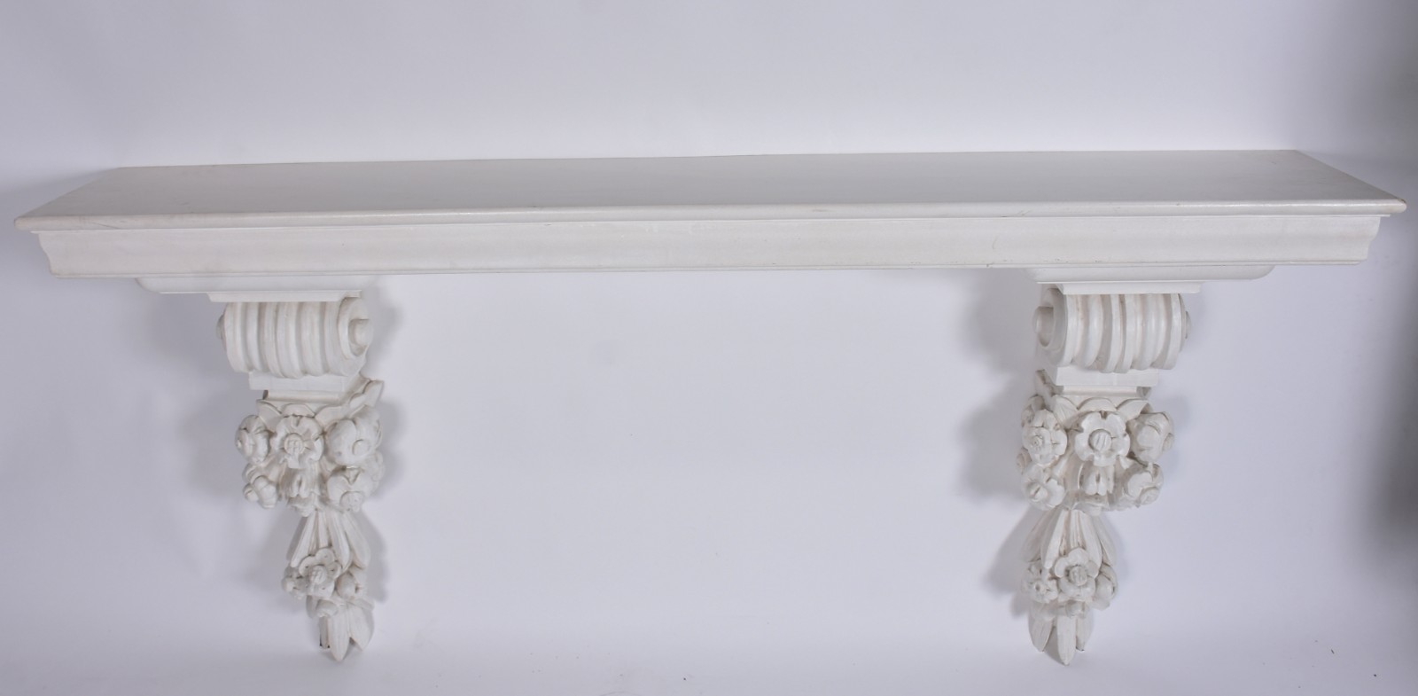 Console de parede de madeira nobre pintada de branco, apoio em... - foto 3 de 6