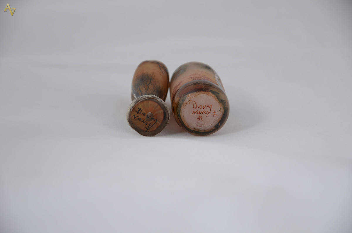 DAUM NANCY - Duas miniaturas de vasos em pasta de vidro com... - foto 2 de 2
