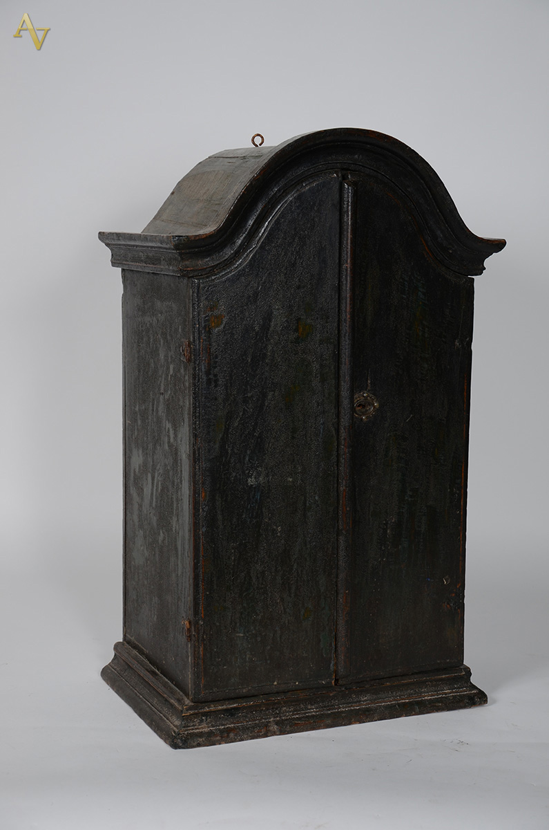 Oratório de madeira nobre com 2 portas, parte interna frontal com... - foto 1 de 2